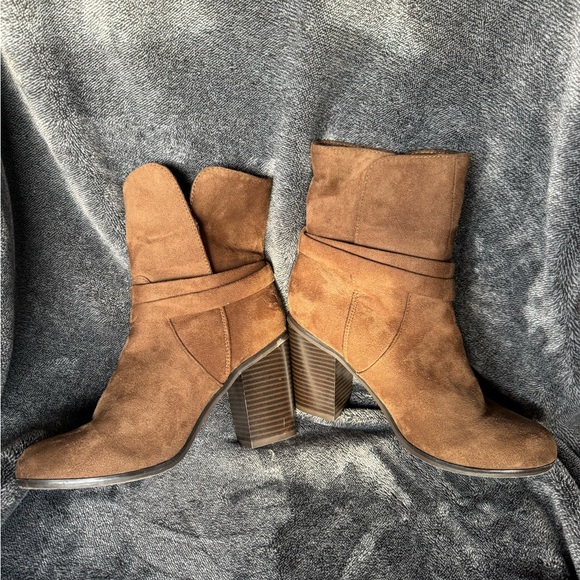 Parker & Sky Women’s Brown Suede Chunk Heel Ankle Boots Size 8.5 - Picture 3 of 9